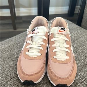 Nike Women's Pink Sneakers